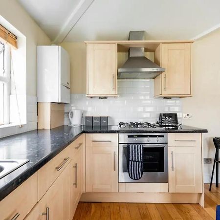 Lovely 3-Bed 20 Minutes To Central Londen Buitenkant foto
