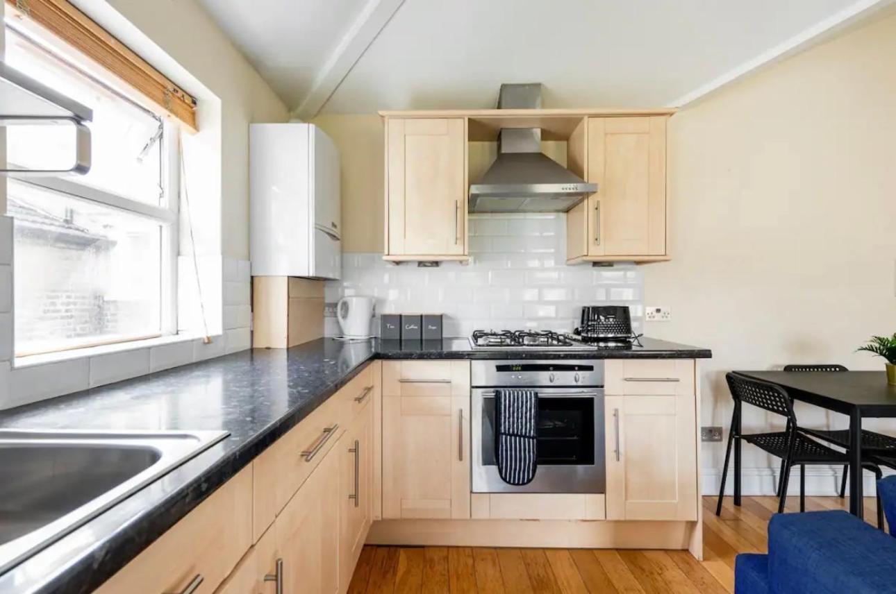 Lovely 3-Bed 20 Minutes To Central Londen Buitenkant foto