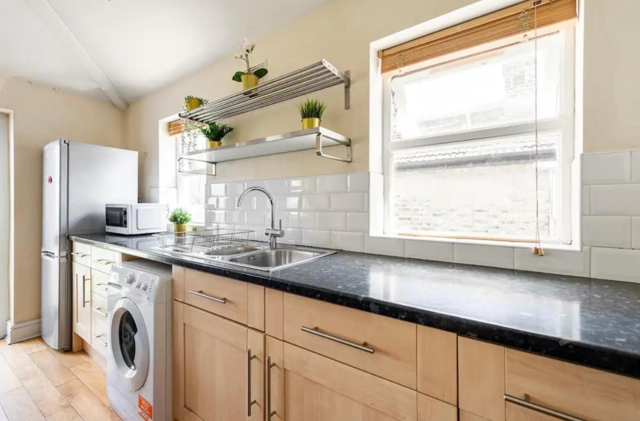 Lovely 3-Bed 20 Minutes To Central Londen Buitenkant foto